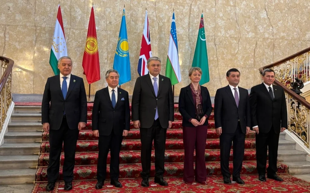 Londra’da “Türkistan – Birleşik Krallık” Dışişleri Bakanları Toplantısı Yapıldı