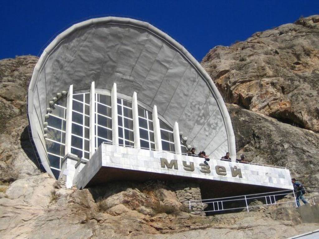 Tarihi Süleyman-Too’ya Büyük İlgi: 369 Bin Ziyaretçi