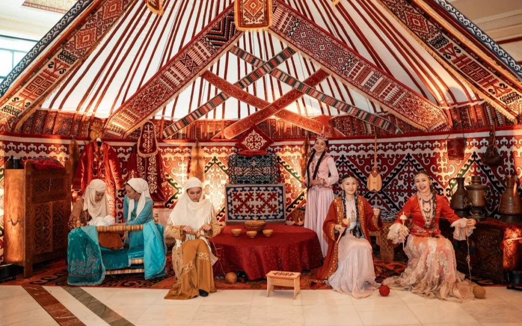 Astana’daki Naurız Balosu Kültürlerarası Diyaloğa Sahne Oldu