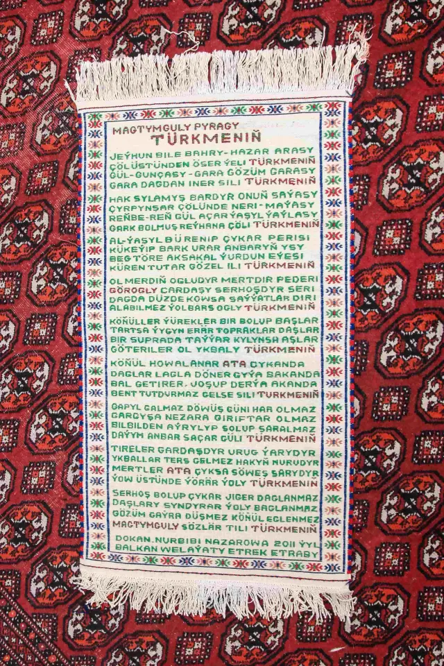 Türkmen Halısında Mahtumkulu’nun Şiiri Yaşatılıyor