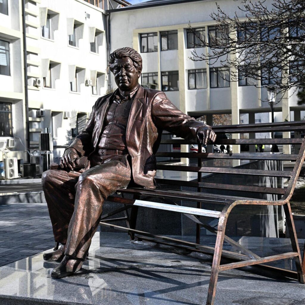 Aytmatov’un 100. Yılına Anlamlı Armağan: Bişkek’te Dev Kültür Kompleksi