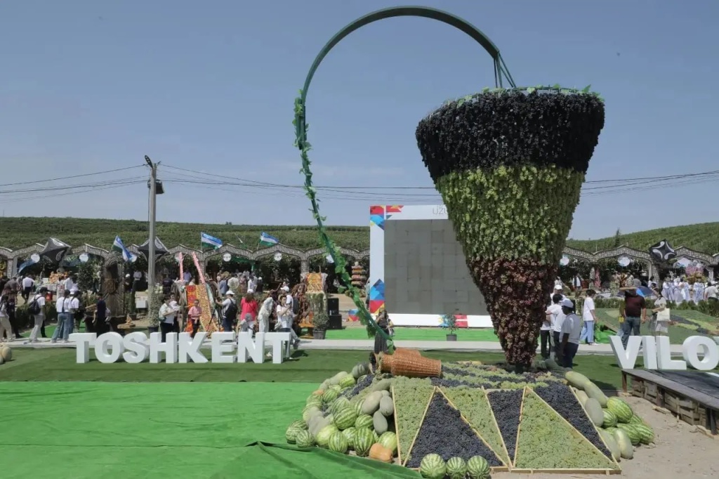 Özbekistan’da Üzüm Bereketi Festivale Dönüşüyor