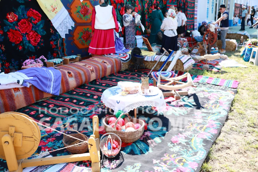 İlmek İlmek Yaşatılan Miras: 13. Gagauz Halı Festivali Haydar Köyünde Renkli Görüntülere Sahne Oldu